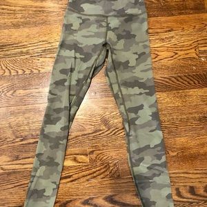 Lululemon green camo leggings. Size 4. 28 inch.